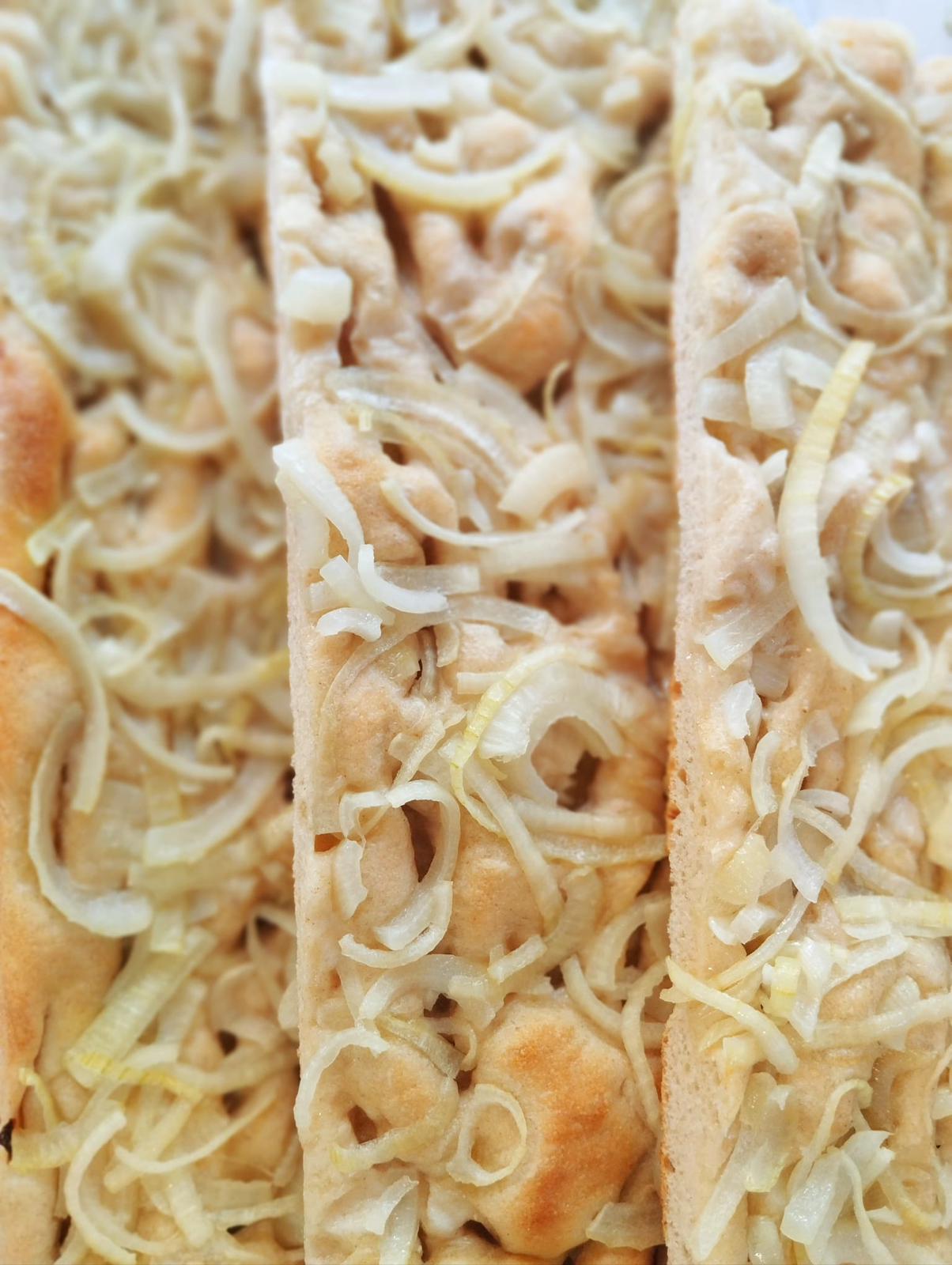 Focaccia genovese con cipolle