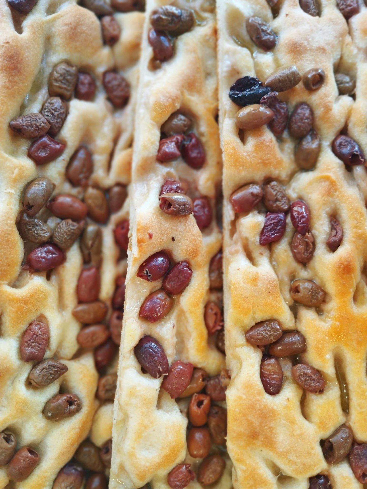 Focaccia con olive taggiasche